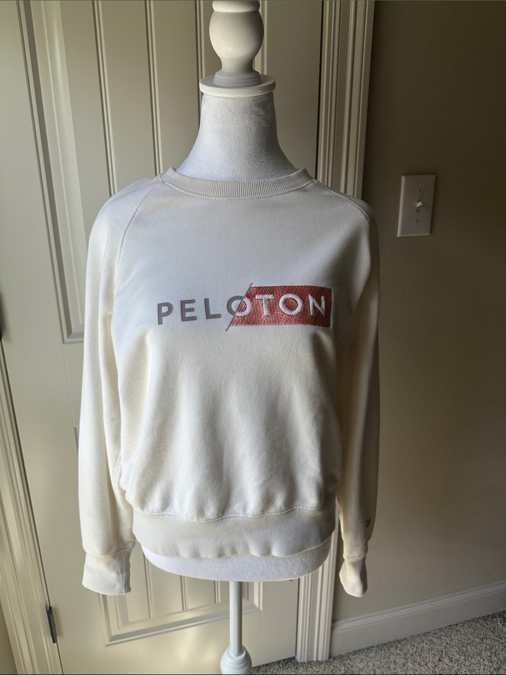 Peloton Cream Sweatshirt with Logo MED